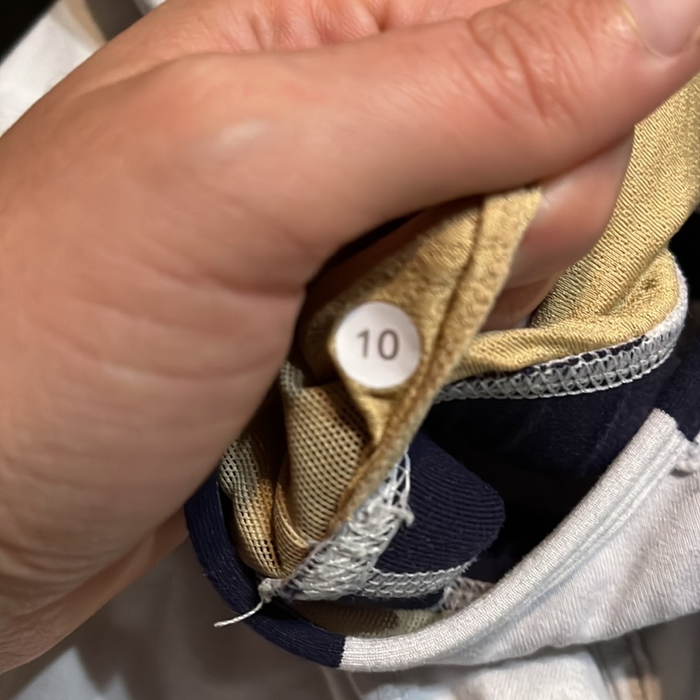 🔥2/$40 Lululemon Tank - Picture 4 of 4